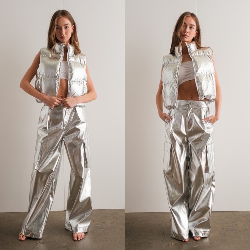 *24 HOUR SALE* Out Of This World Silver Metallic Cargos - Picture 3 of 7